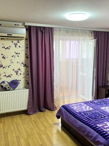 Сдам 2 к кв на Малиновского(Вадатурского) Дом мебели . Лифт,эл.плита