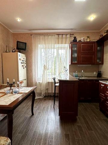 Оренда 3-кімн.квартири в ЦЕНТРІ