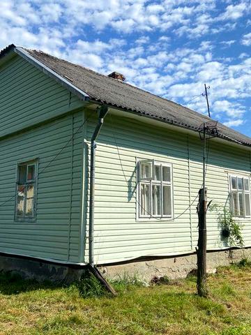 Продам будинок з ділянкою у м. Добромиль