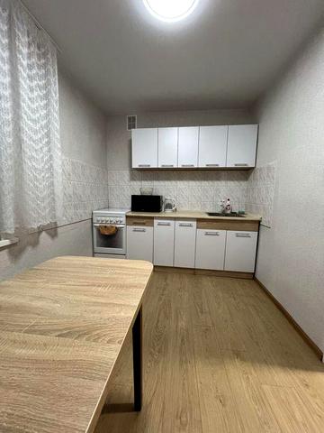 Сдам 2 кімнатну квартиру ( Центр)
