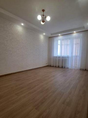Продаж 2 км  другий поверх