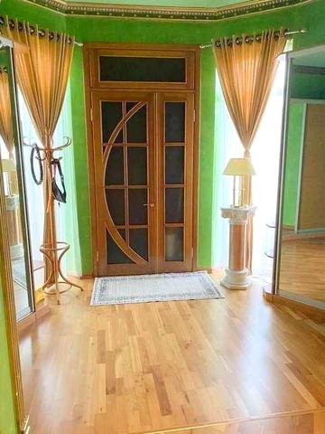 просторный  дом с зеленным участком, ул. Костанди