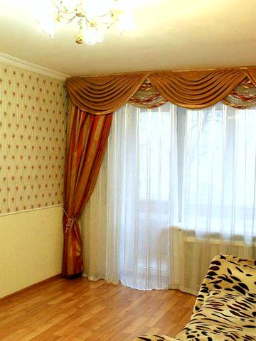 Зої Гайдай вул., 7