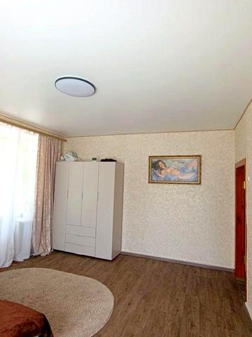 Продам квартиру, район площі.