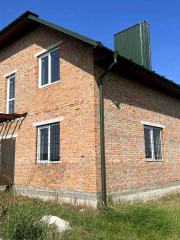 Продається великий будинок с. Чернихівці.