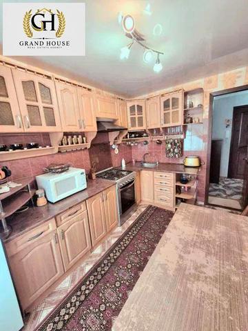 Продам 2-о кімнатну квартиру в комфортному розташуванні міста.
