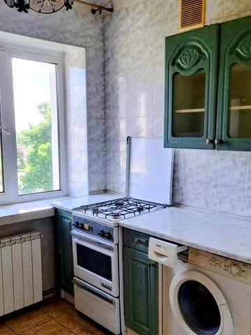 Продам 1 кімнатну квартиру  Нові  Будинки  ,метро Армійська . Сертифікат розглядається.