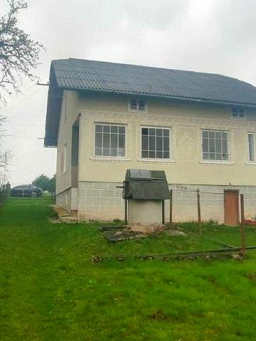 Продам будинок 70 м² з подвір’ям, садом та господарськими приміщеннями