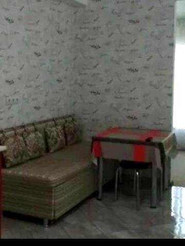 Продаж квартири 2 поверх з ремонтом, 25.5 кв. Бровари, вул. Лісова