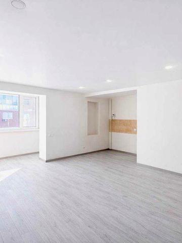 Продам квартиру Драгоманова 18