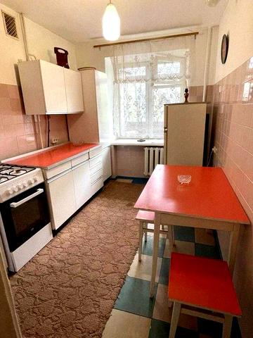 Продам 3-комнатную квартиру, пр. Алекс-ра Поля, р-н Центр АК