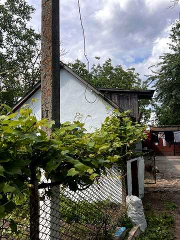 Продам хату у селі Городище з дуже хорошою тиреторією
