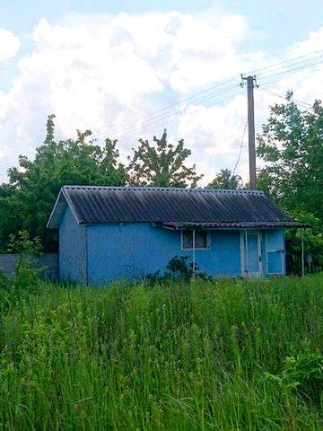 Дачний будиночок на приватизованій ділянці біля села Трушки.