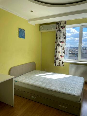 Братів Міхновських вул. (Московська), 32Б