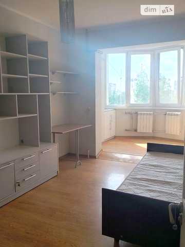 Продаж 3к Квартира Кримська вулиця