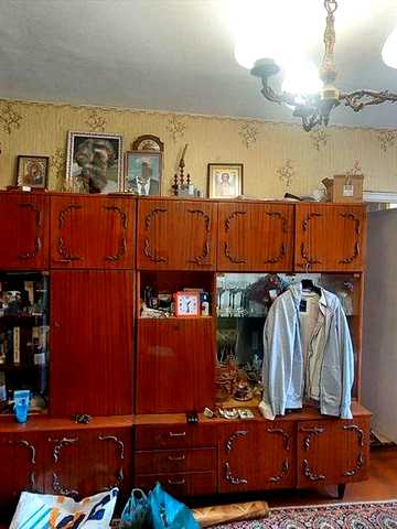 Продам 3-кімнатну квартиру. Вул.Стависька,11.