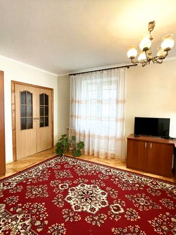 Сергія Корольова вул., 12