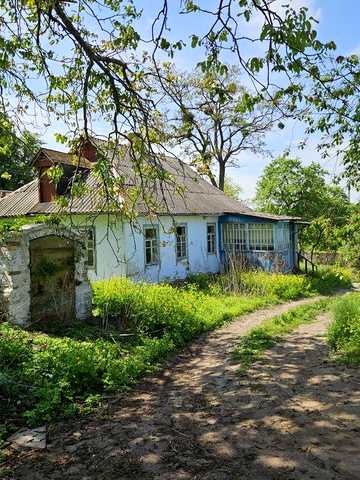 Будинок з ділянкою в с.Гусачівка