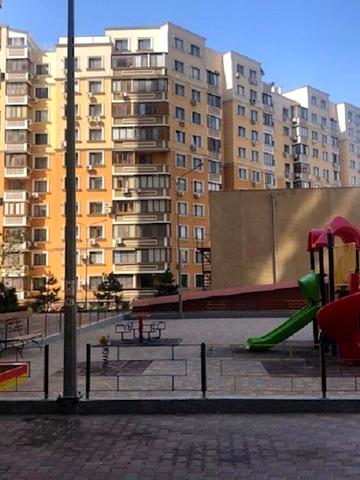Добровольців вул. (Маршала Говорова), 8