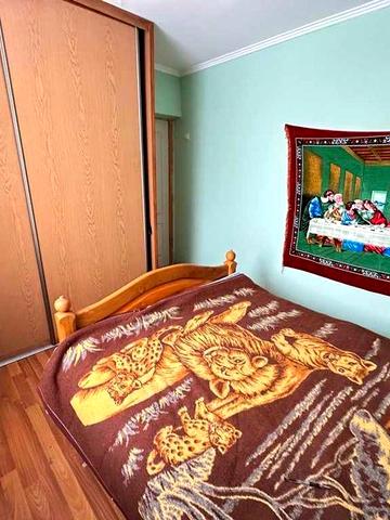 Продаж будинку біля лісу