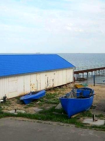 Центральна, 6