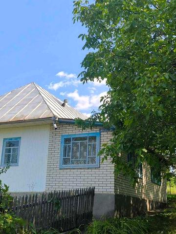 Продаємо будинок