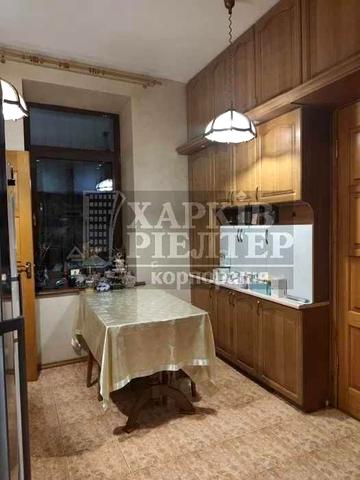 D1C  Продам 4х комнатную квартиру в Центре города, Немецкий въезд 3