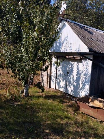 Продається дачний участок з будинком