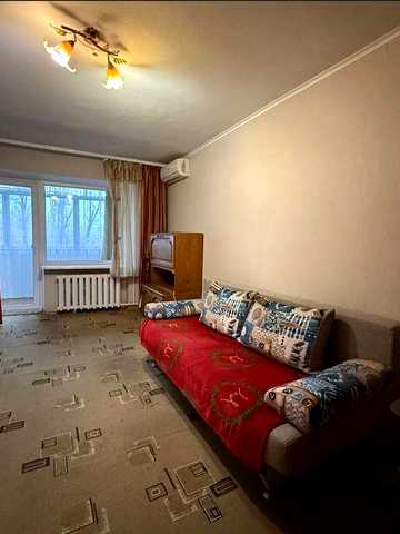 Продам 1к квартиру в центре.