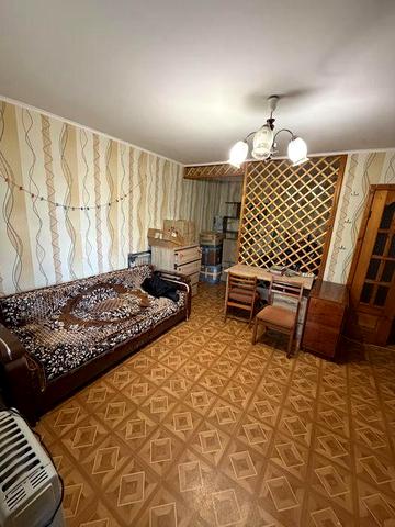 Продам однокімнатну квартиру( Дністровська , 8)