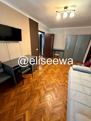 Продаж 2 кімнатноі квартири , Космонавтів , 3