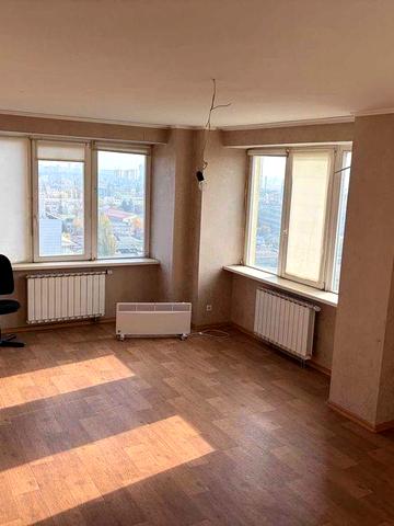 БЕЗ%. 2-к кв-ра , 78 м², вул. Макіївська, 10-А, Пріорка