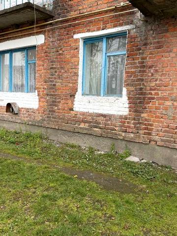 Продам двух кімнатну квартиру ЖК не має