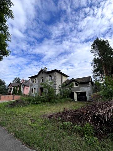 Продам котедж в Рожівкі біля лісу та озера!