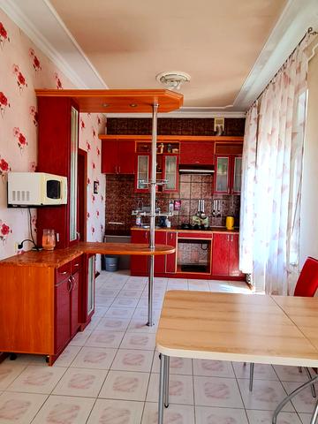 6-та Поперечна вул., 17