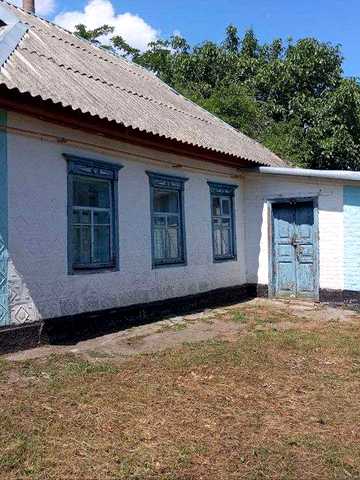 Продам будинок із земельною ділянкою та огородом (с.Пустовійтове)