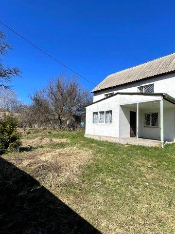 Продаж будинку біля лісу