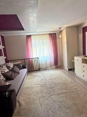 Продаж квартири 115 м2 в новобудові з власним подвірям вул. Одеська