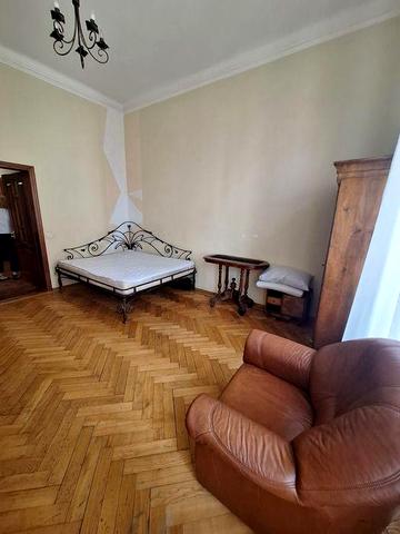 Оренда квартири в центрі Львова, площа Ринок