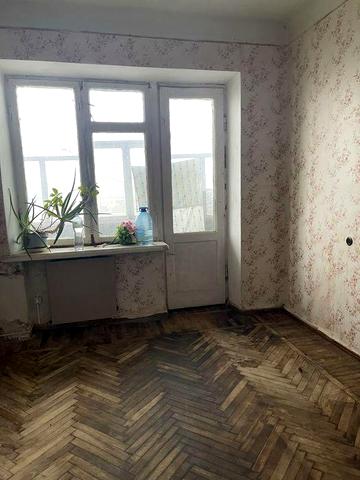 Продам 2 кім. квартиру. Пл. Б. Хмельницького