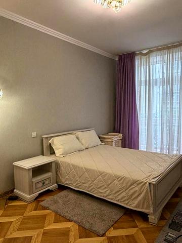 Сдам 4-комнатную квартиру Кониського 45/49