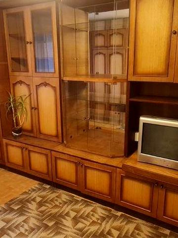 Продаж 2-кімнатної квартири в зеленому районі Києва – вул. Кубанської України, 49 будинок з газом великий балкон кладова метро Лісова Деснянський рай