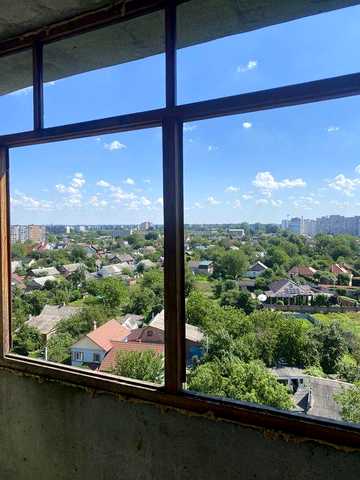 Продам 2-кім квартиру на пров.Червоний