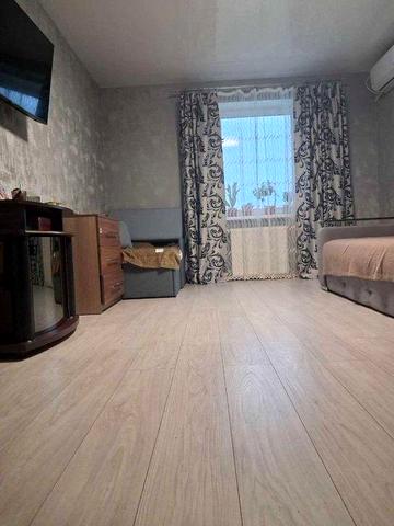 РОЗСОШЕНЦІ, ТОРГ Джерельна 3, 1к. Від ВЛАСНИКА.095-271-79-24