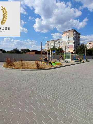 Продам простору 3-и кімнатну квартиру 92 м², р-н Автовокзалу.