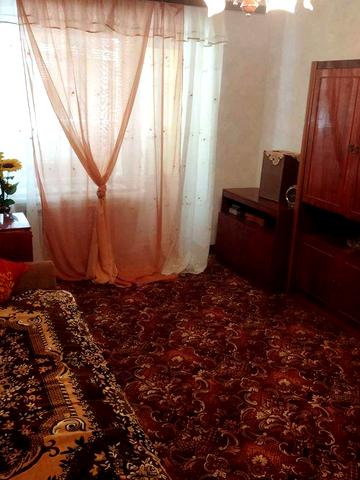 Продам 3-х кімнатну квартиру з індивідуальним опаленням (центр міста)