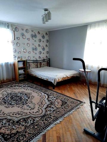 Продам 4-кімнатну квартиру в центрі Ярмолинці