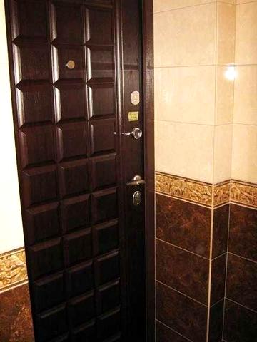 Однокімнатна квартира з ремонтом. Центр Камянки