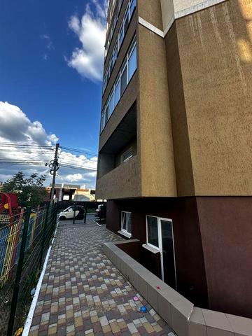 Продаж 2к квартири з частковим ремонтом ЖК Петропавлівська мрія
