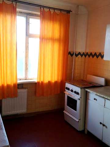 Продам 2 х кімн квартиру  з лоджією та балконом РАКОВКА
